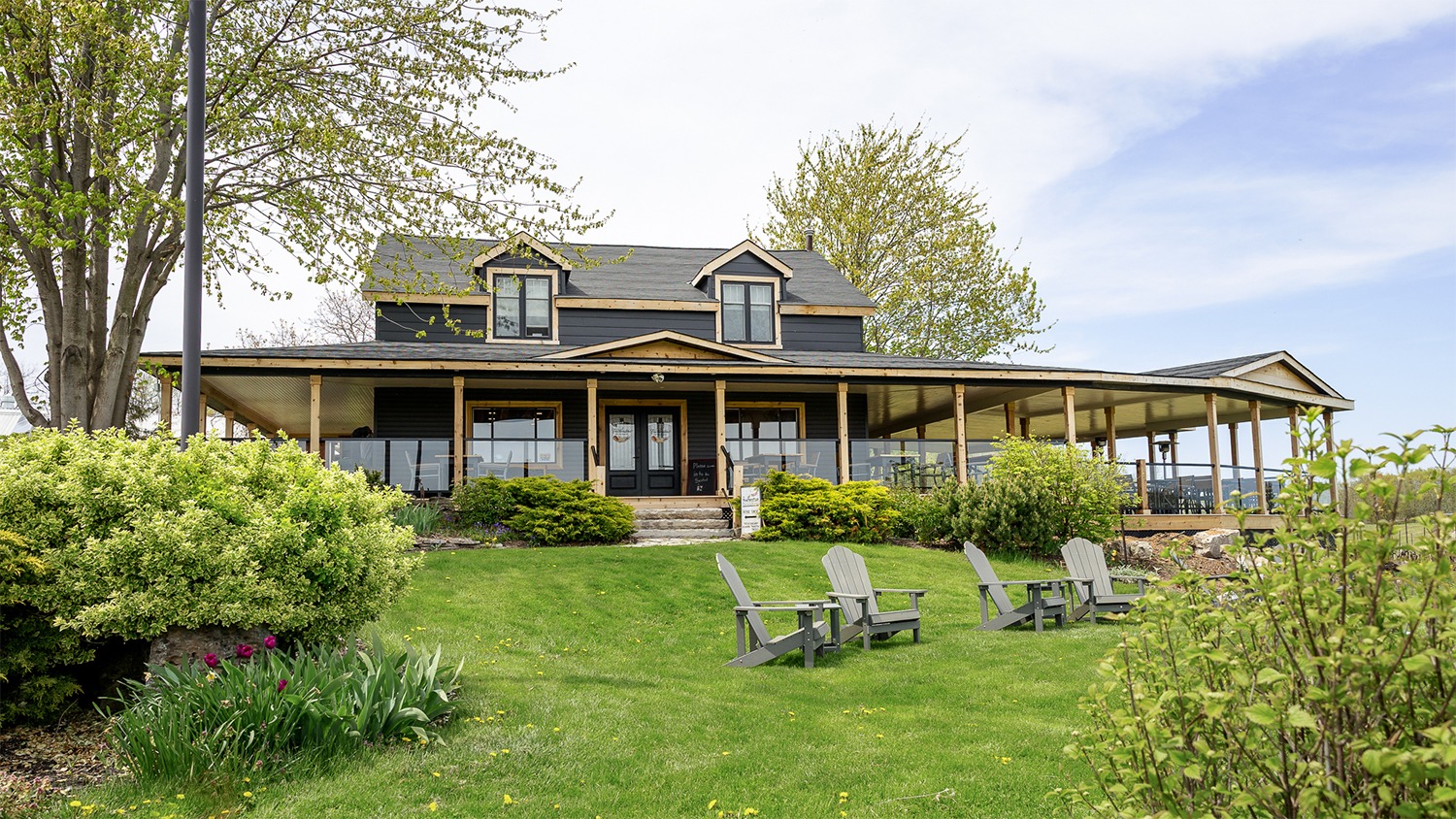 niagara benchlands winery Featherstone Winery's makeover